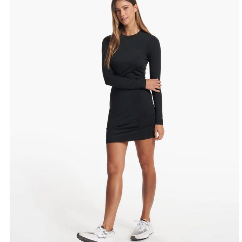 Vuori Black Long Sleeve Halo Essential Dress